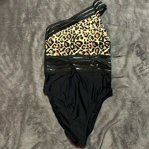 CUPSHE on piece bathing suit